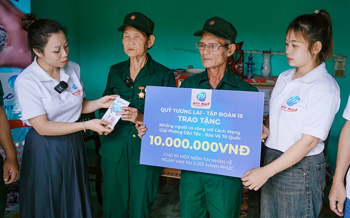 Hình ảnh minh họa liên hệ hỗ trợ khách hàng, với biểu tượng tai nghe hoặc bong bóng thoại, tượng trưng cho dịch vụ chăm sóc khách hàng 24/7 của ku88.